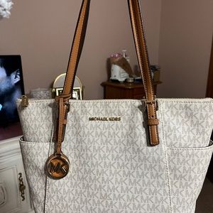Michael Kors purse